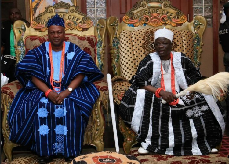 L-R: Ghana's President-elect John Mahama and Olofa of Offa, Oba Muftau Gbadamosi, Esuwoye II, during Mahama's visit to Offa town in 2015.