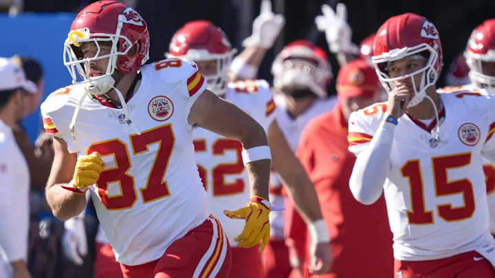 NFL: Chiefs Defeat Raiders To Clinch Play-off Spot 1 Kansas