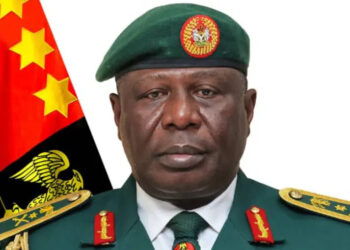 COAS Celebrates Christmas With Sick, Wounded Soldiers In Kaduna