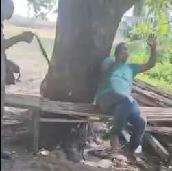 Customs Official Brutalises Civilians For Filming In Lagos ‘Smuggling Zone’