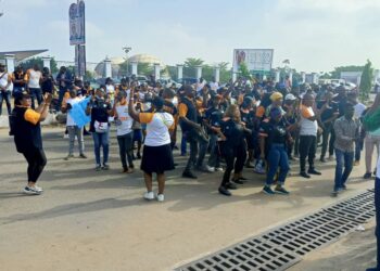 Ondo Internal Revenue Workers Protest Exclusion From New Minimum Wage