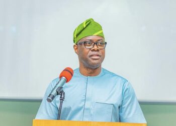 Better Days Ahead, Makinde Assures Civil Servants