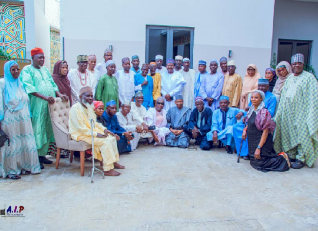 Classmates Celebrate New Housing Minister 1 old boys and girls