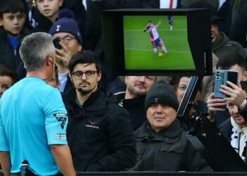 Referees To Explain VAR Decisions In League Cup semifinals