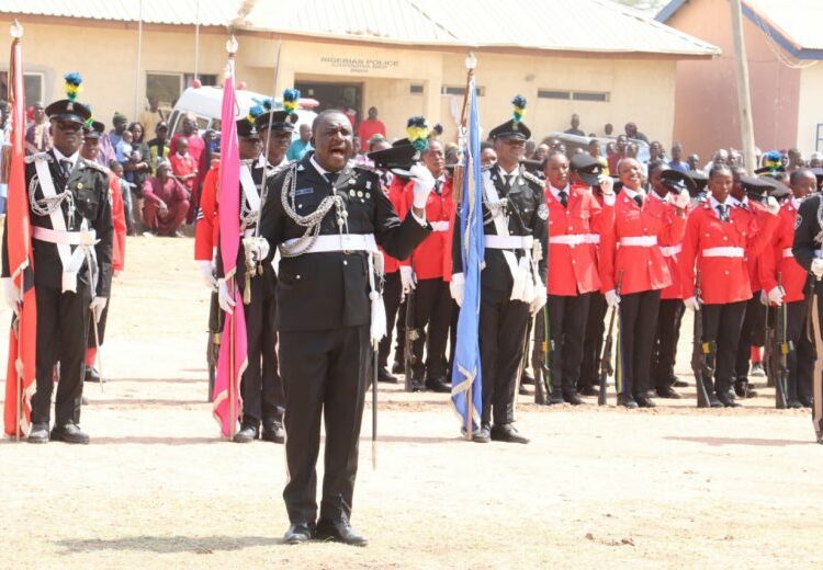 454 Constables Graduate From Police School In Minna