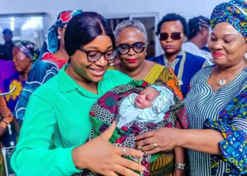 Lucky New Born Gets Special Gifts From Akwa Ibom First Lady-Designate