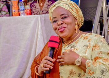 Kogi First Lady Donates Items, Cash To Pregnant, Nursing Mothers