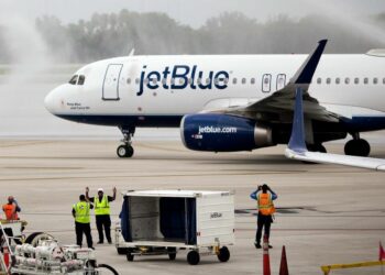 2 Human Bodies Found In JetBlue Plane’s Landing Gear At Fort Lauderdale Airport