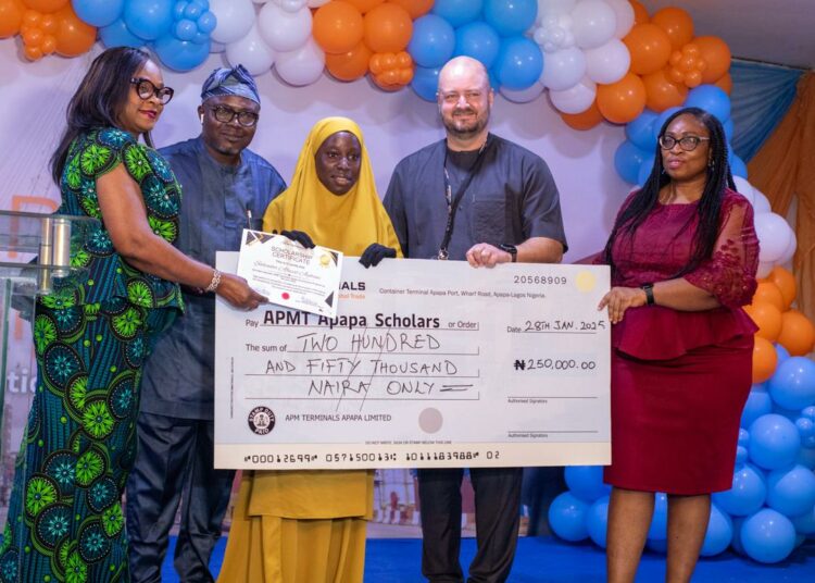 Chairman, Apapa Local Government, Hon. Idowu Senbanjo and Terminal Manager, APM Terminals Apapa, Steen Knudsen with the beneficiaries of the APM Terminals Apapa Scholarship Award at the scholarship awards presentation ceremony in Apapa, Lagos, on Tuesday.