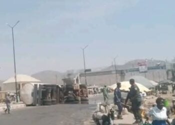 NSCDC Operatives Battle Taraba Residents Scooping Fuel From Tanker Accident Scene