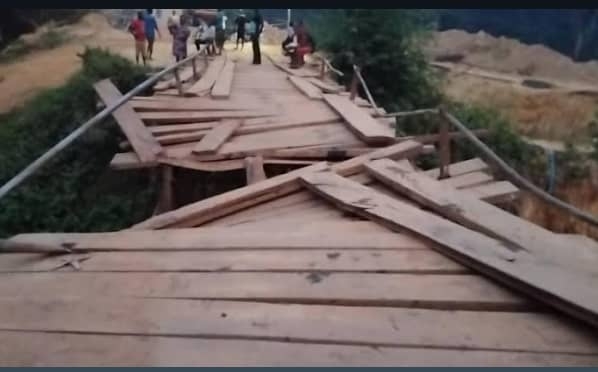 LG Boss Issues 7-Day Ultimatum To Haulage Firm On Broken Wooden Bridge 1 Cross River haualge