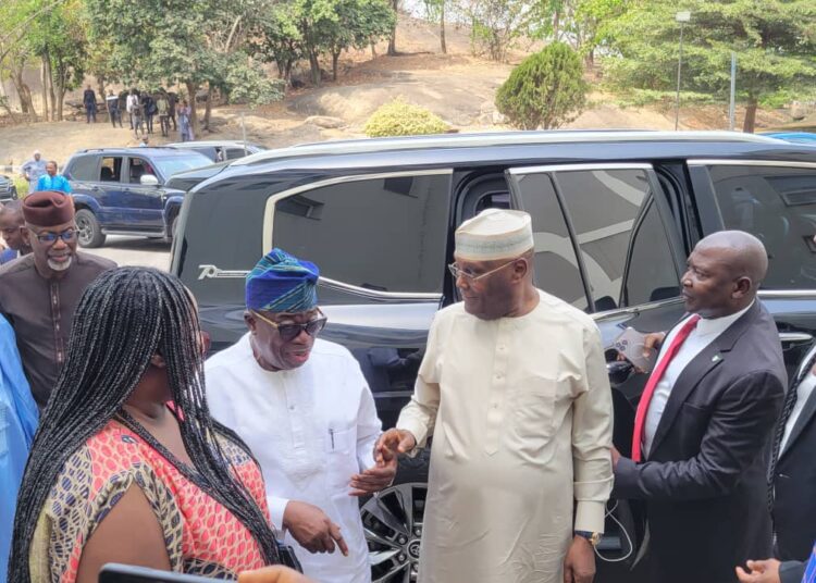 Otunba Fasawe, receiving Atiku!