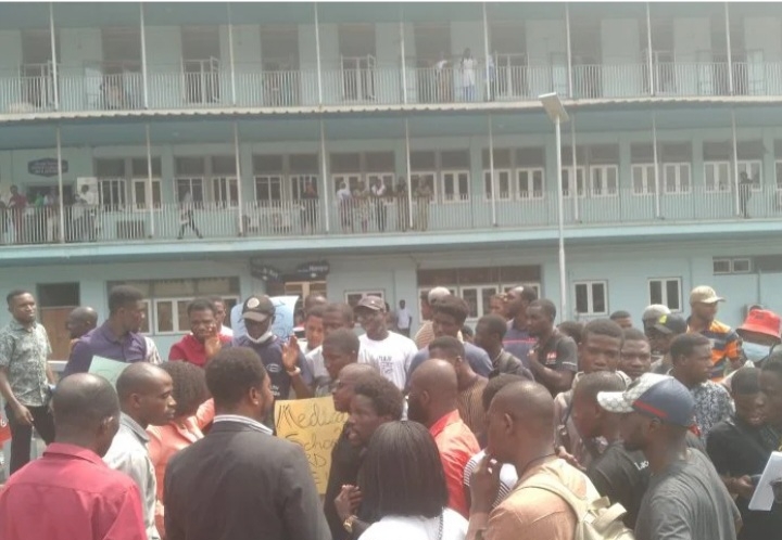 Power Outage: UI Medical Students Protest, Seek Federal Govt's Intervention 1 WhatsApp Image 2025 02 10 at 14.57.36