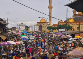 Experts List Effects As Heat Forces Ilorin Residents To Sleep Outside 