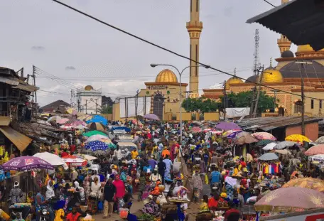 Experts List Effects As Heat Forces Ilorin Residents To Sleep OutsideĀ 1 ilorin