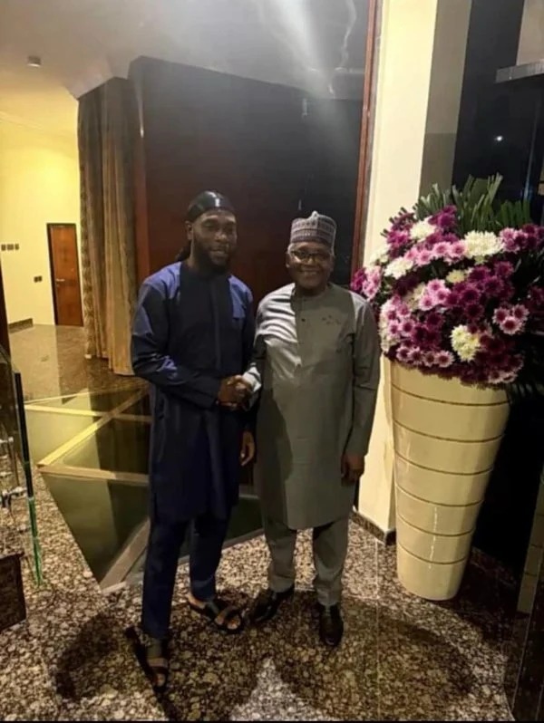 Burna Boy Joins Dangote For Iftar