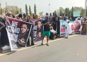 PICTORIAL: Tension Rises At NASS As Pro-Akpabio, Natasha Supporters Clash