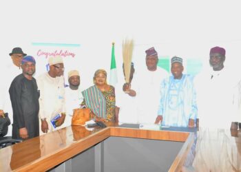 Ex-Army Colonel Adegbola, Others Join APC In Oyo
