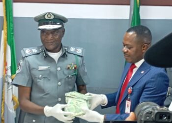 Customs Intercepts, Hands Over 7m CFA To EFCC In Ogun