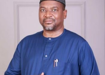 Senator Trains Farmers On Modern Farming Techniques