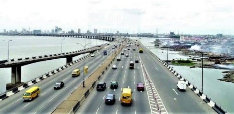 Federal Gov’t Orders Reopening Of Lagos Bridge, Opts For Palliative Repairs 1 Eko bridge