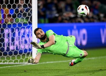 Valencia Goalkeeper: I Won €50 Bet With Vinícius