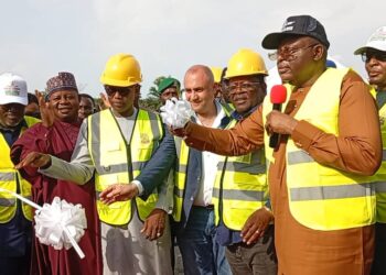 Umahi Vows To Defend Lagos – Calabar Coastal Highway Project