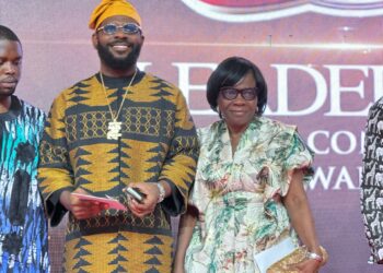 Emotional Moment Singer Odumodublvck, Mother Step Out For LEADERSHIP Award