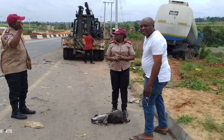 6 Injured As Bus Rams Into Petrol Tanker In Anambra