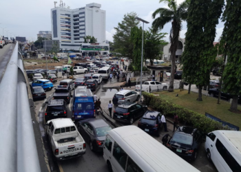 Lagos Motorists, Commuters Lament Hellish Traffic Gridlock