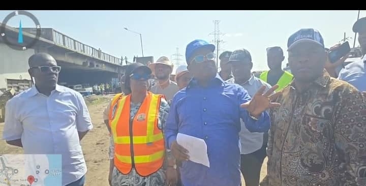 Federal Gov't Begins Demolition Of Illegal Structures Under Lagos Iddo Bridge 1 1748251151848