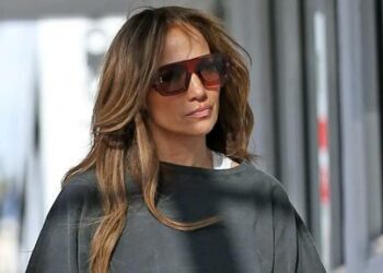 Photographer, Firm Sue Jennifer Lopez $300k For Posting Own Photos Online