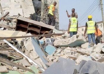 3 Workers Cheat Death, Others Trapped As Building Collapses In Lagos