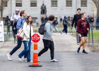 Harvard’s Foreign Students Cancel Flights, Seek Legal Aid After Trump Ban
