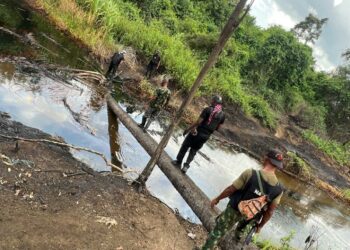 PICTORIAL: Navy Dismantles 9 Illegal Crude Oil Refining Sites In Rivers