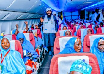 Niger Airlifts 795 Pilgrims
