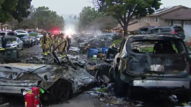 Many Feared Dead As Jet Crashes Into Homes In San Diego