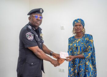 FCT Police Presents ₦37.3m To Families Of 39 Deceased Officers