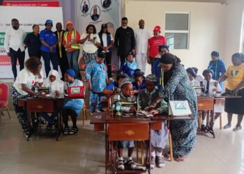 Rotary District 9127, Trains 400 Girls On Reusable Sanitary Pads For The Girl Child