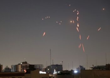 World Leaders Urge Restraint After Israel, Iran Missile Exchanges