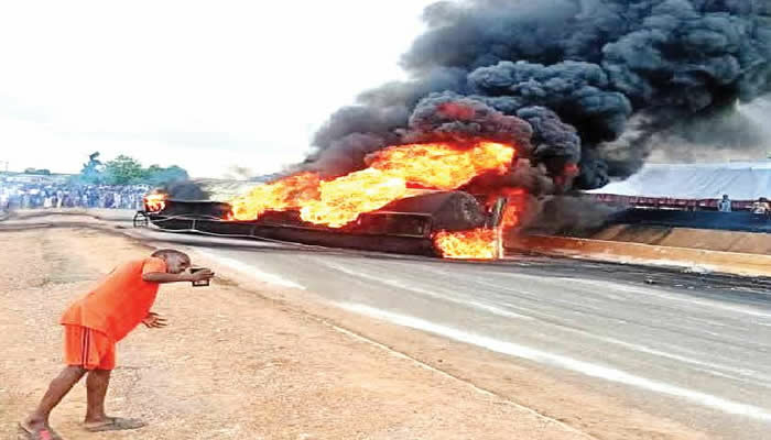 Vehicles Burnt As Fuel-laden Tanker Explodes On Lagos-Ibadan Expressway 1 TANKER EXPLODES