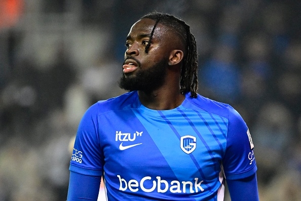 GENK, BELGIUM - FEBRUARY 05 :  Tolu Arokodare forward of KRC Genk looks dejected during the Belgian Croky Cup semi-final match second leg between KRC Genk and Club Brugge on February 5, 2025 in Genk, Belgium, 05/02/2025 ( Photo by Peter De Voecht / Photonews via Getty Images)