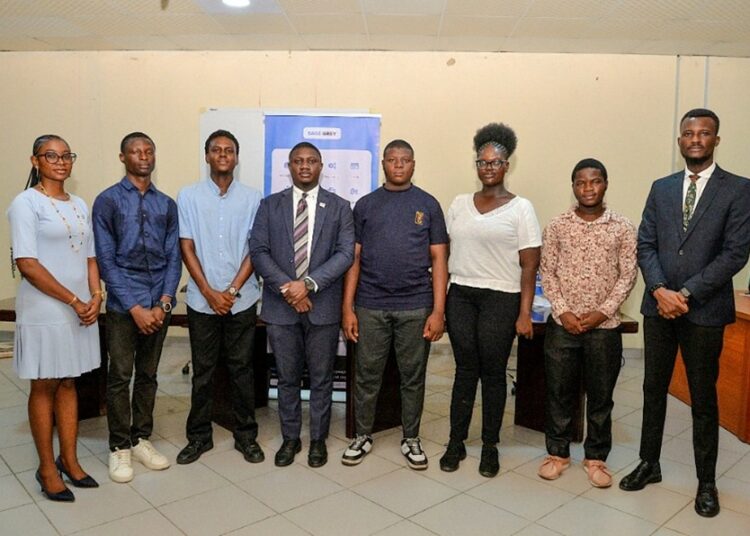 Grant Scholarship To Outstanding UNILAG Students