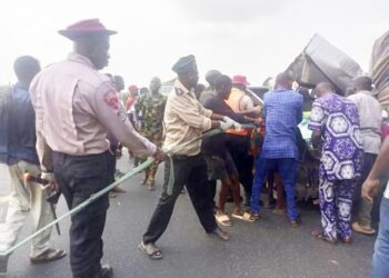 10 Die In Ibadan-Lagos Road Accident