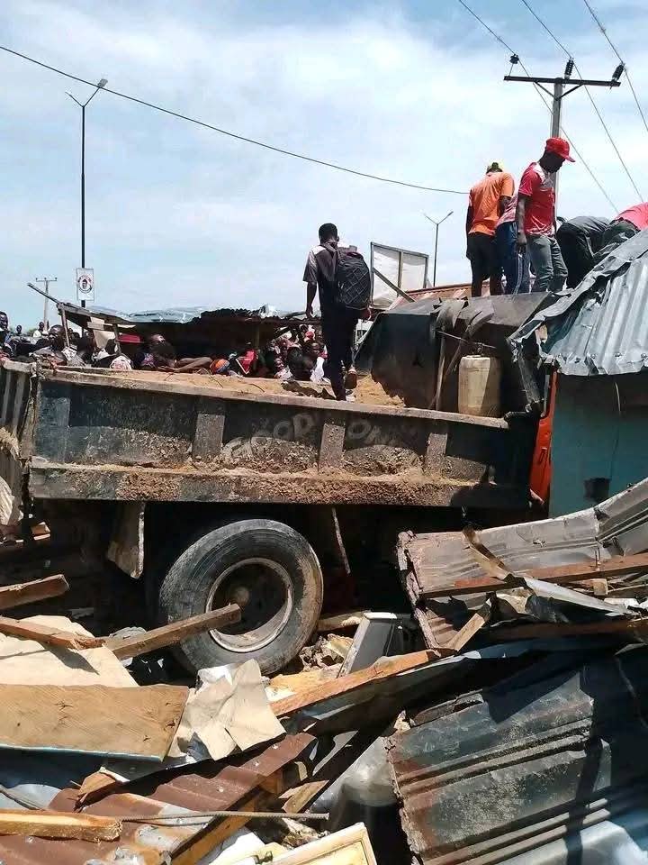 Truck Rams Into Taraba Market