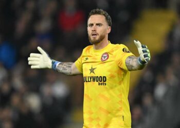 Brentford Goalkeeper Flekken Joins Leverkusen