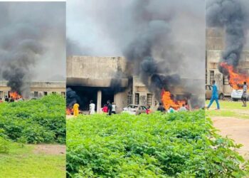 JUST-IN: Youths Burn NDLEA Office, Storm Emir’s Palace In Kwara Over Insecurity
