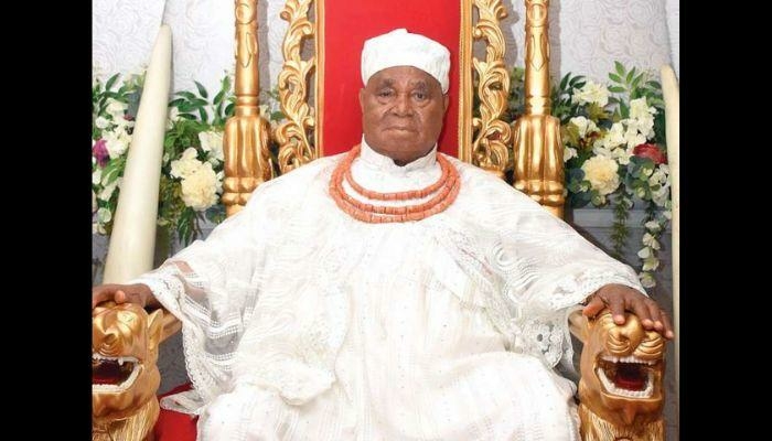Igbinedion Promises To Upgrade Benin Recreation Club 1 Esama of Benin Kingdom