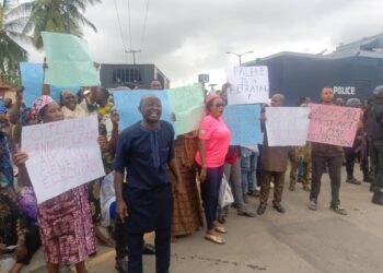 JUST-IN: Lagos APC Members Storm Assembly To Demand Removal Of State Chair