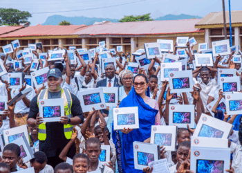 Natasha Donates 700 Computers To School, Pledges More Support
